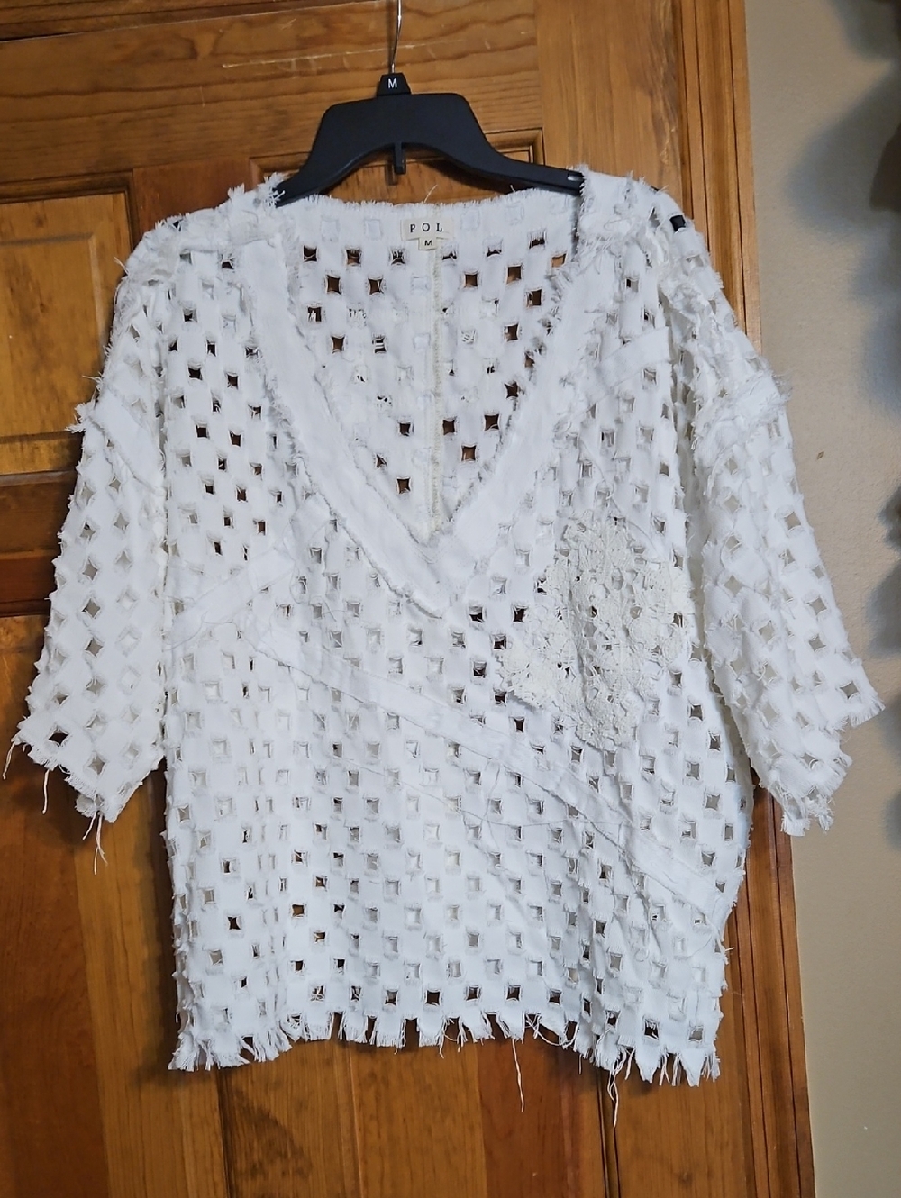 POL White Laser-cut Oversized V-Neck Top-NWOT - Picture 5 of 9